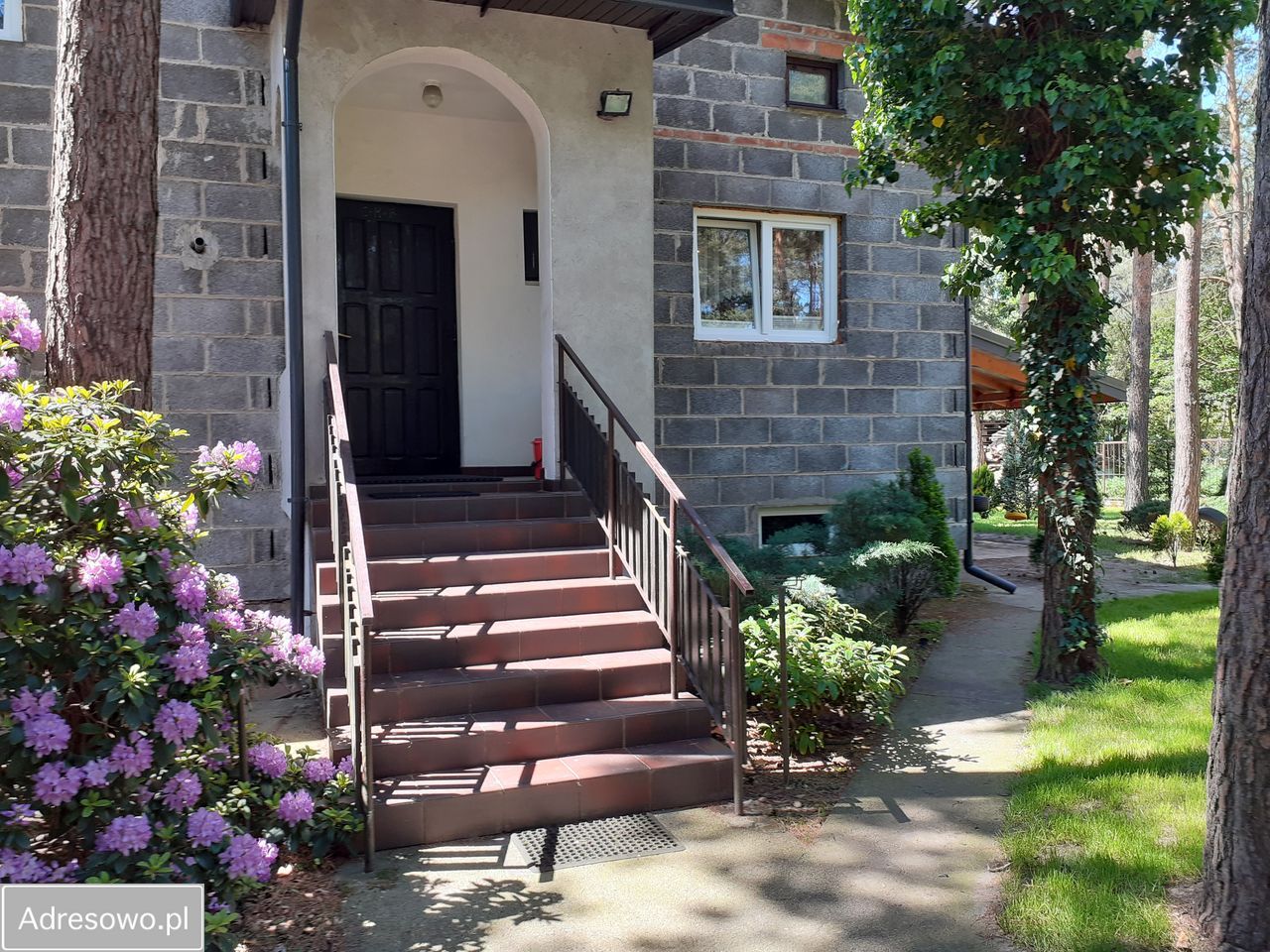 dom wolnostojący, 6 pokoi Międzyborów. Zdjęcie 1