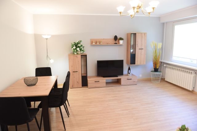Mieszkanie 3-pokojowe Radomsko Centrum, ul. Piastowska. Zdjęcie 1