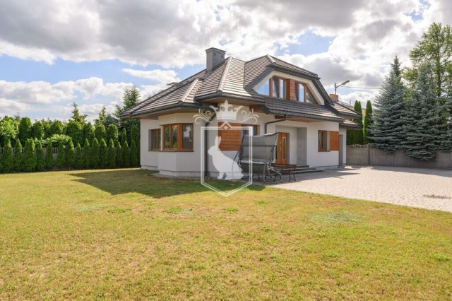dom wolnostojący, 5 pokoi Płochocin, ul. Stołeczna. Zdjęcie 1