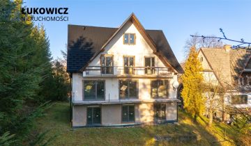 dom wolnostojący, 15 pokoi Jeleśnia