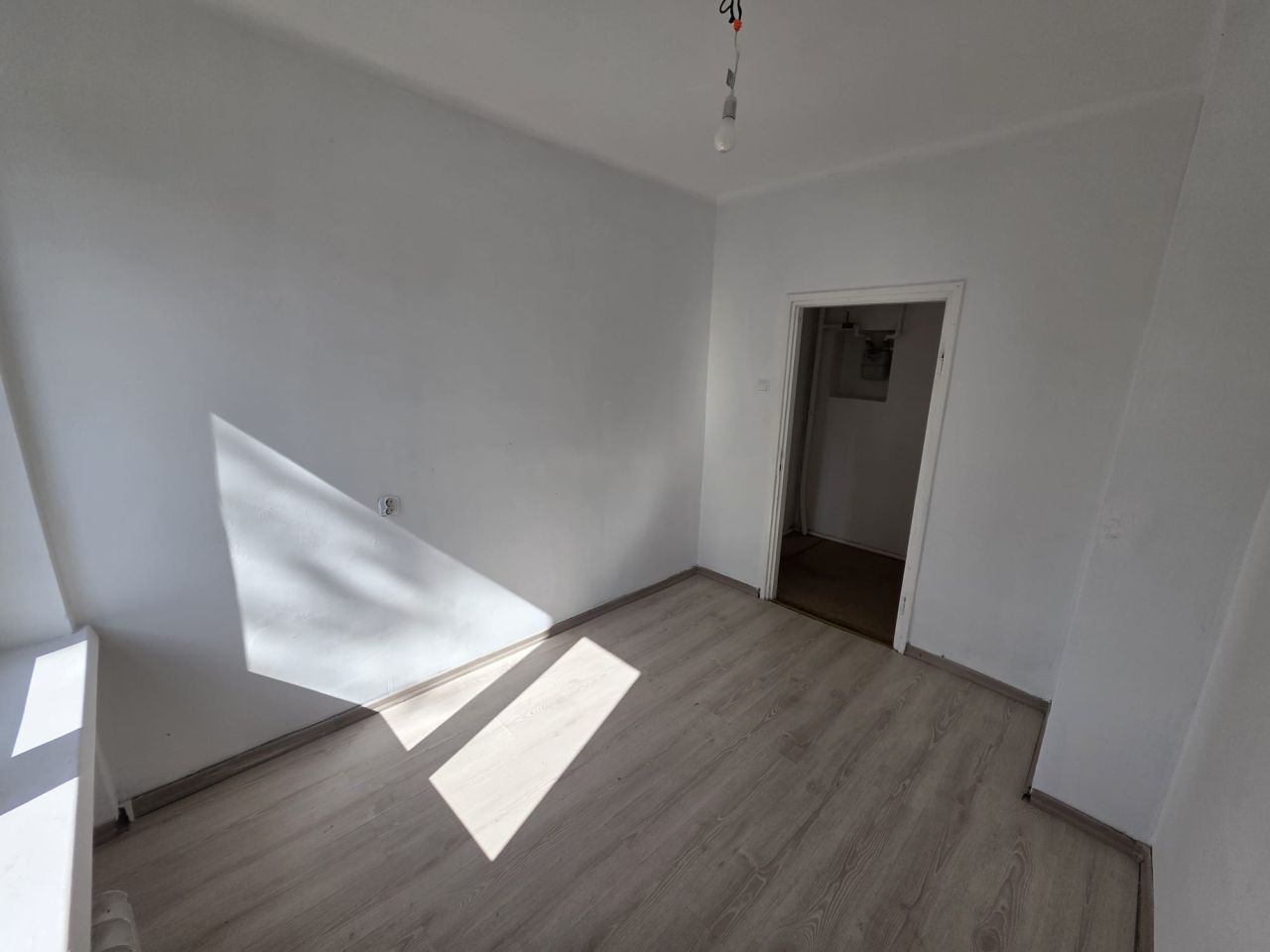 Mieszkanie 2-pokojowe Pyskowice, pl. marsz. Józefa Piłsudskiego. Zdjęcie 3