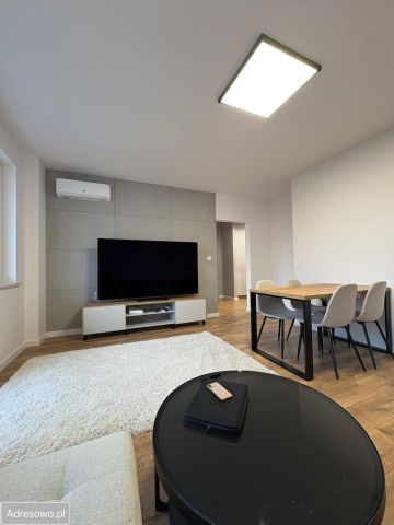 Mieszkanie 3-pokojowe Warszawa Stegny, ul. Kaspijska. Zdjęcie 1