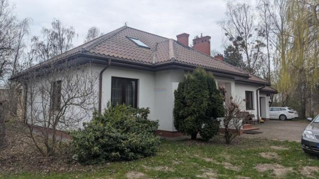 dom wolnostojący, 6 pokoi Złotokłos. Zdjęcie 1