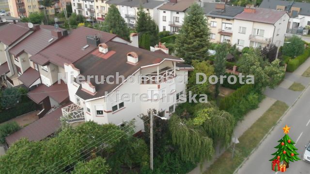 dom szeregowy, 8 pokoi Tomaszów Mazowiecki. Zdjęcie 1