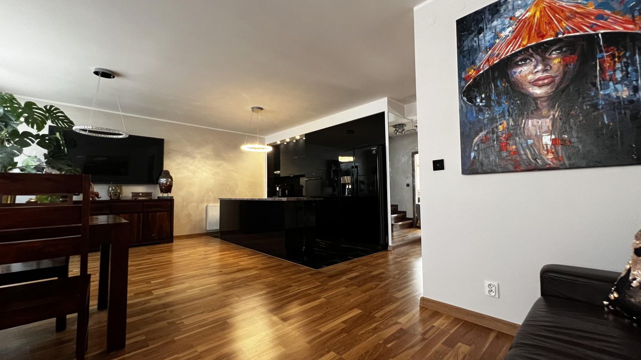 Mieszkanie 5-pokojowe Marki Struga