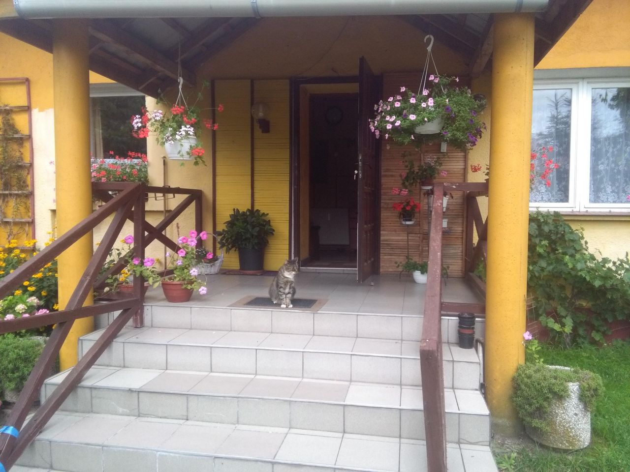 dom wolnostojący, 6 pokoi Brzeźnica, Główna. Zdjęcie 3