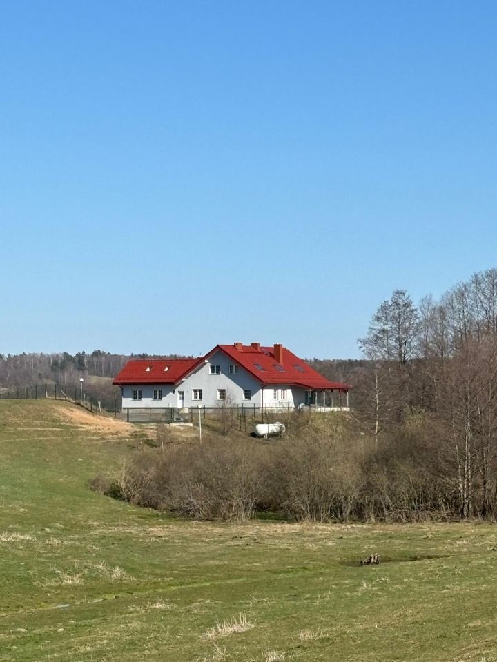 dom wolnostojący, 6 pokoi Czerwonki. Zdjęcie 1