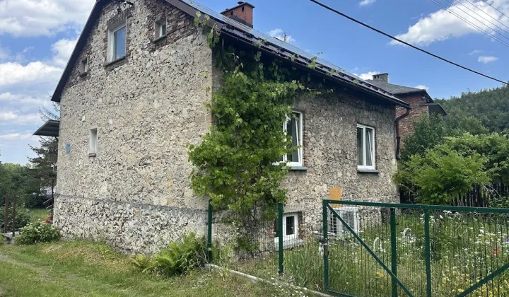 dom wolnostojący, 4 pokoje Pogorzyce, ul. Wapienna