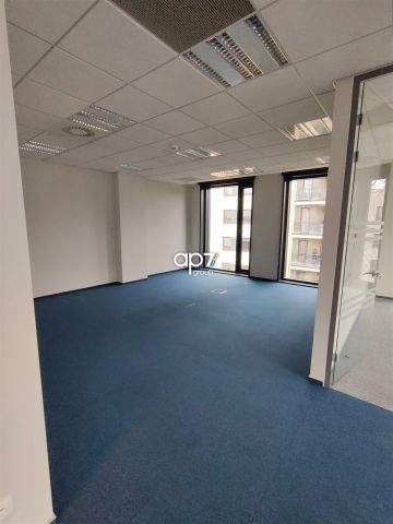 Biuro Kraków Prądnik Czerwony, ul. Pilotów. Zdjęcie 1