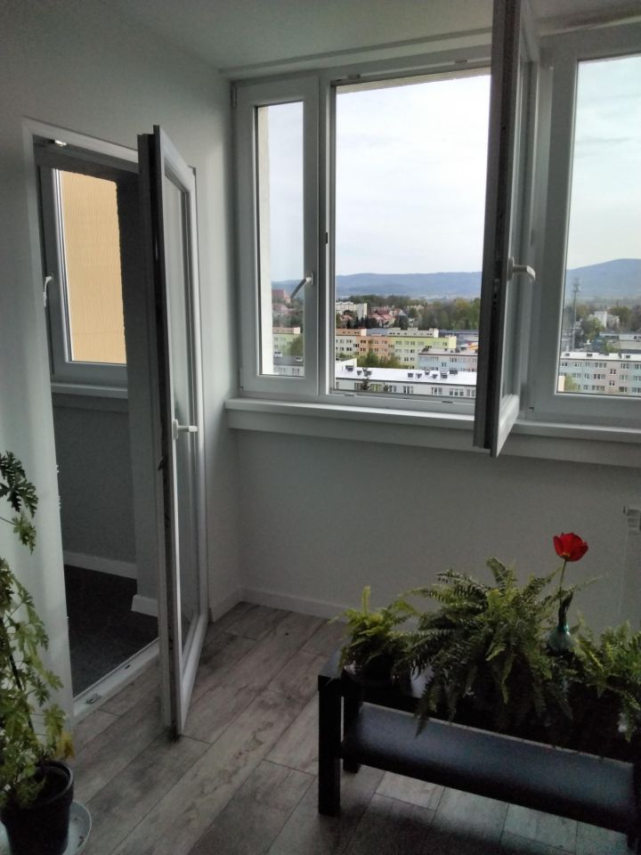 Mieszkanie 3-pokojowe Dzierżoniów, os. Jasne. Zdjęcie 2