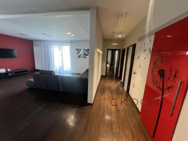 dom wolnostojący, 4 pokoje Kielce Zalesie. Zdjęcie 2