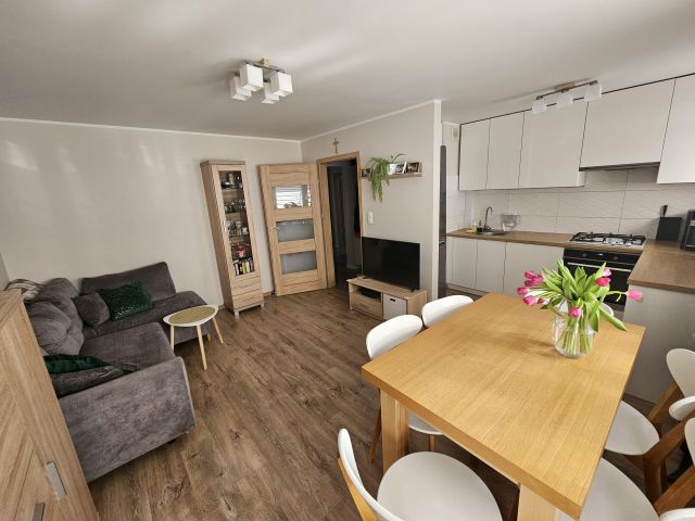 Mieszkanie 3-pokojowe Bytom Rozbark, ul. Jana Kochanowskiego. Zdjęcie 1