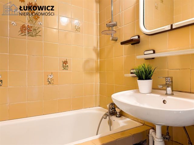 Mieszkanie 3-pokojowe Bielsko-Biała Osiedle Karpackie. Zdjęcie 12