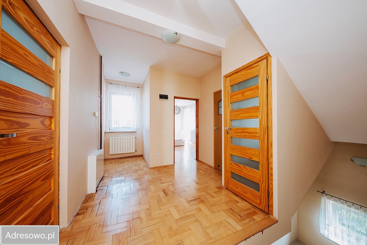 dom wolnostojący, 6 pokoi Warszawa Zacisze. Zdjęcie 2