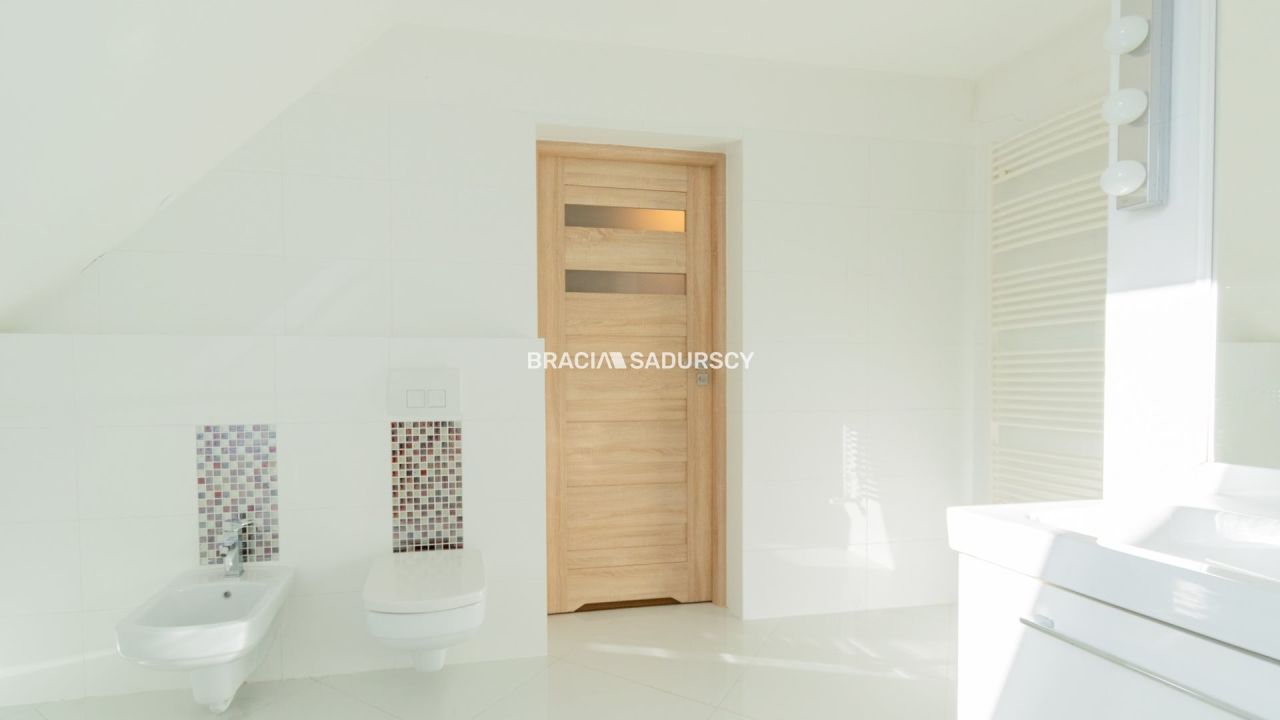 bliźniak, 6 pokoi Wola Luborzycka. Zdjęcie 28