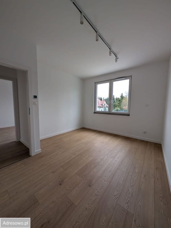 Mieszkanie 4-pokojowe Mokronos Dolny. Zdjęcie 2