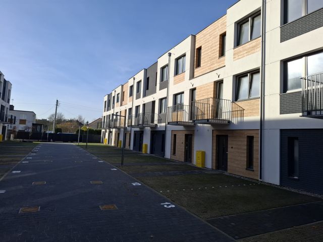 Mieszkanie 4-pokojowe Nowy Dwór Mazowiecki Centrum, ul. Marii Curie-Skłodowskiej. Zdjęcie 4