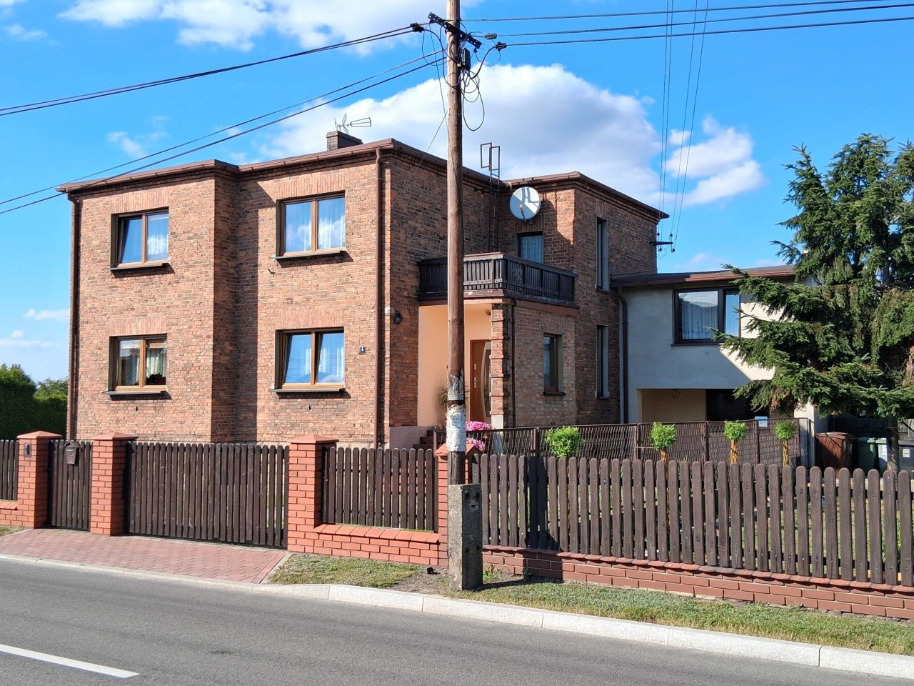 budynek wielorodzinny Książenice. Zdjęcie 7