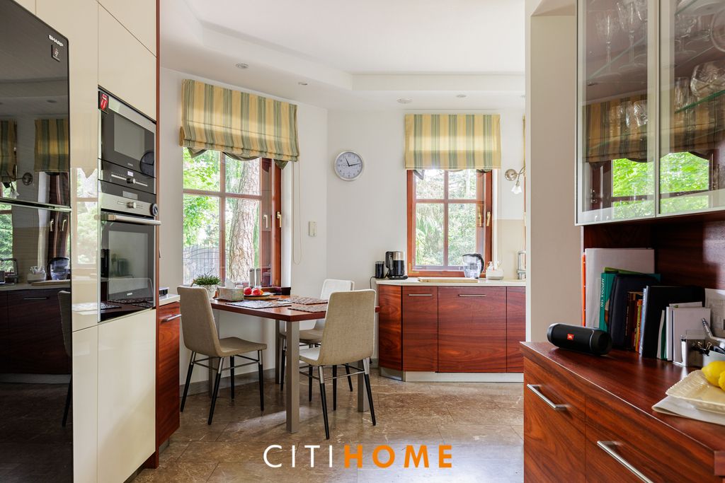 dom wolnostojący, 5 pokoi Józefów. Zdjęcie 3