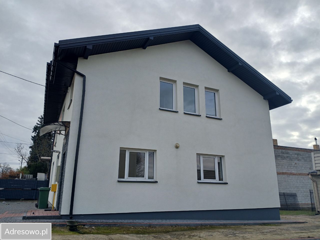 dom szeregowy, 10 pokoi Stryków. Zdjęcie 4