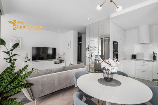 Mieszkanie 3-pokojowe Pogórze, ul. Madrycka. Zdjęcie 2