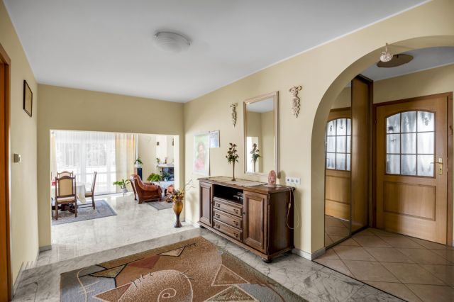 dom wolnostojący, 8 pokoi Kalisz, ul. Żwirki i Wigury. Zdjęcie 4