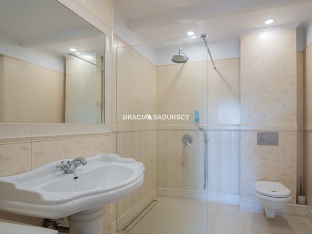 Mieszkanie 4-pokojowe Bochnia, ul. Kolejowa. Zdjęcie 17