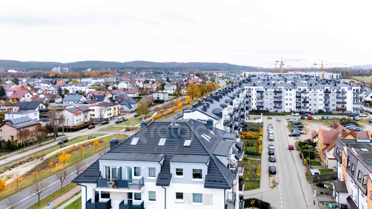 dom wolnostojący, 5 pokoi Rumia. Zdjęcie 2