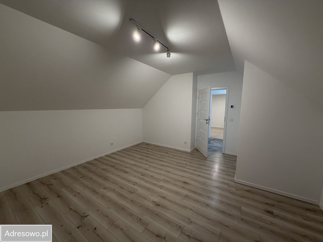 bliźniak, 3 pokoje Gogolin, ul. Krótka. Zdjęcie 2