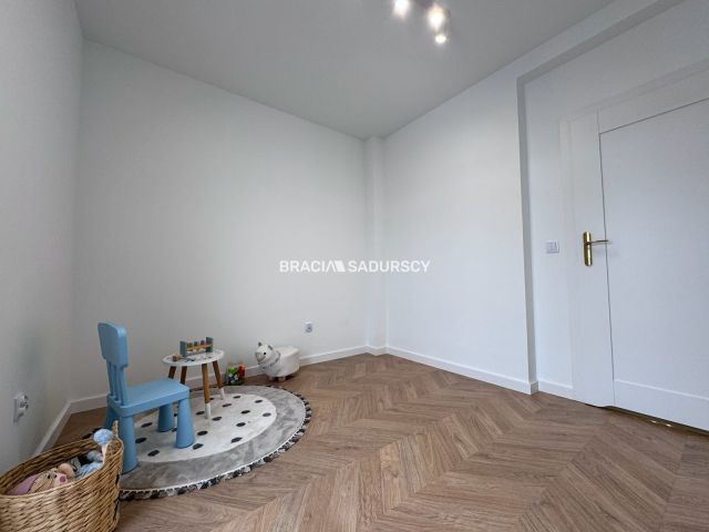 Mieszkanie 5-pokojowe Niepołomice. Zdjęcie 12