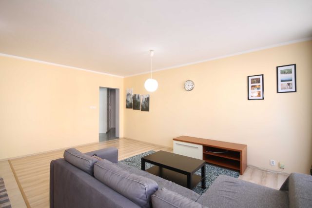 Mieszkanie 3-pokojowe Oława, ul. Jarosława Iwaszkiewicza. Zdjęcie 1