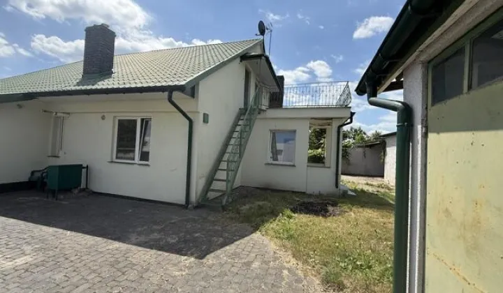 dom wolnostojący, 4 pokoje Błonie