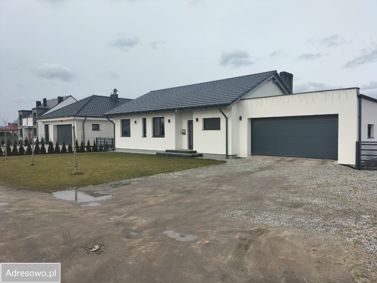 dom wolnostojący, 4 pokoje Piechanin, ul. Pszenna. Zdjęcie 1