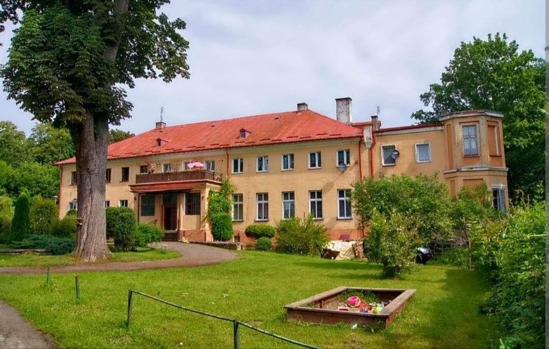 Mieszkanie 4-pokojowe Borzęcino. Zdjęcie 1