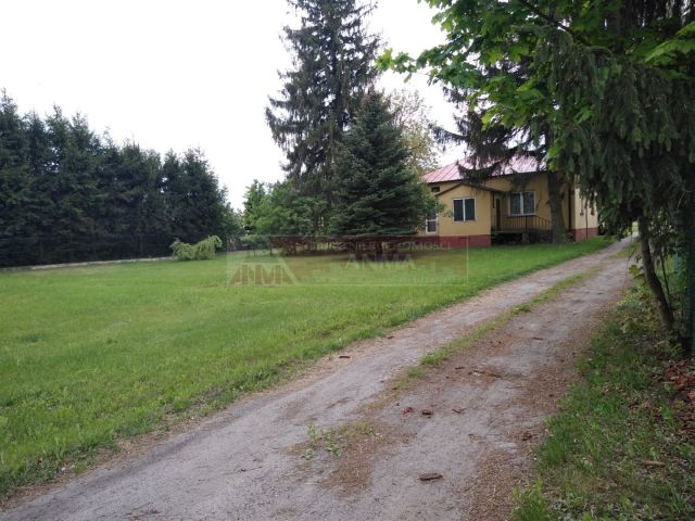 dom wolnostojący, 4 pokoje Łuszczów Drugi. Zdjęcie 3