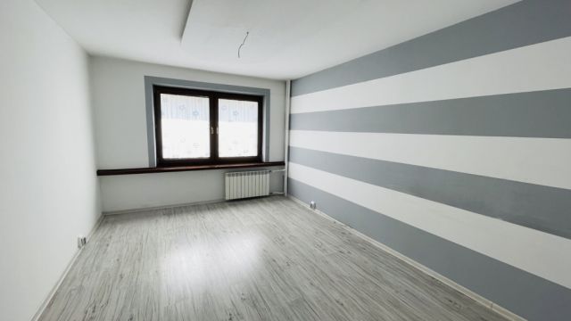 Mieszkanie 3-pokojowe Bełchatów. Zdjęcie 4