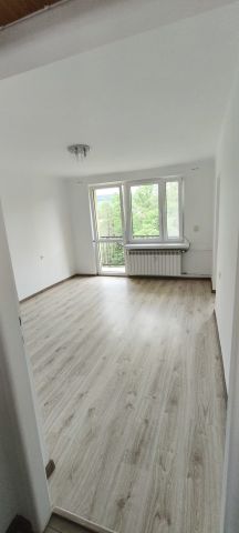 Mieszkanie 3-pokojowe Łysa Góra Zaszkole. Zdjęcie 1