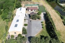 Hala/magazyn Kobyla Góra. Zdjęcie 3