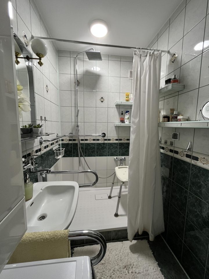 Mieszkanie 5-pokojowe Zbroszki. Zdjęcie 12