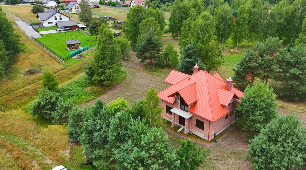 dom wolnostojący, 5 pokoi Bratkowice. Zdjęcie 2