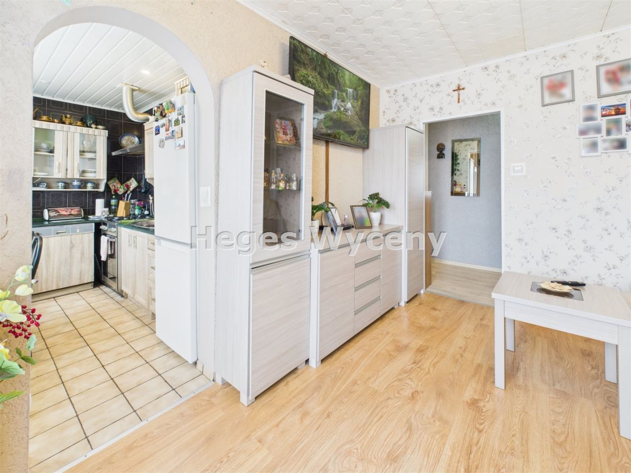 Mieszkanie 4-pokojowe Trzebień. Zdjęcie 4