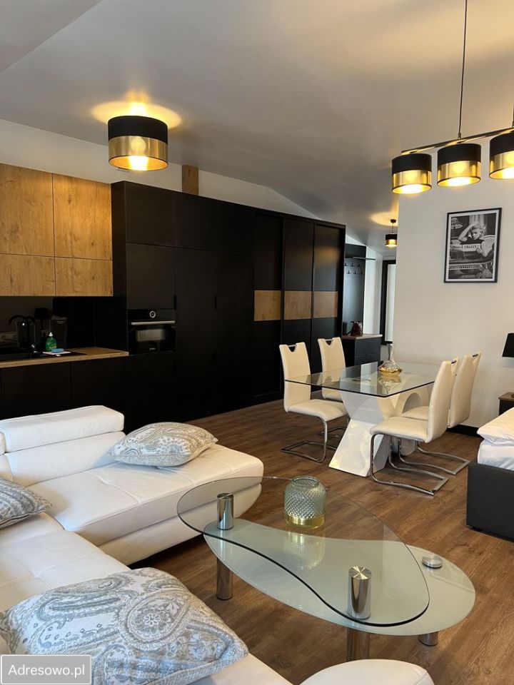 Mieszkanie 2-pokojowe Bielsko-Biała Śródmieście, pl. św. Mikołaja. Zdjęcie 3