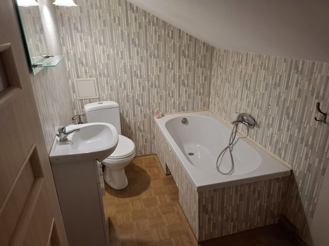dom wolnostojący, 5 pokoi Branica. Zdjęcie 22