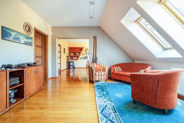 dom wolnostojący, 11 pokoi Łódź Julianów, ul. Świetlana. Zdjęcie 15