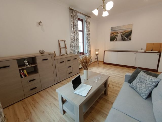 Mieszkanie 3-pokojowe Jelenia Góra Centrum, ul. Teatralna. Zdjęcie 2