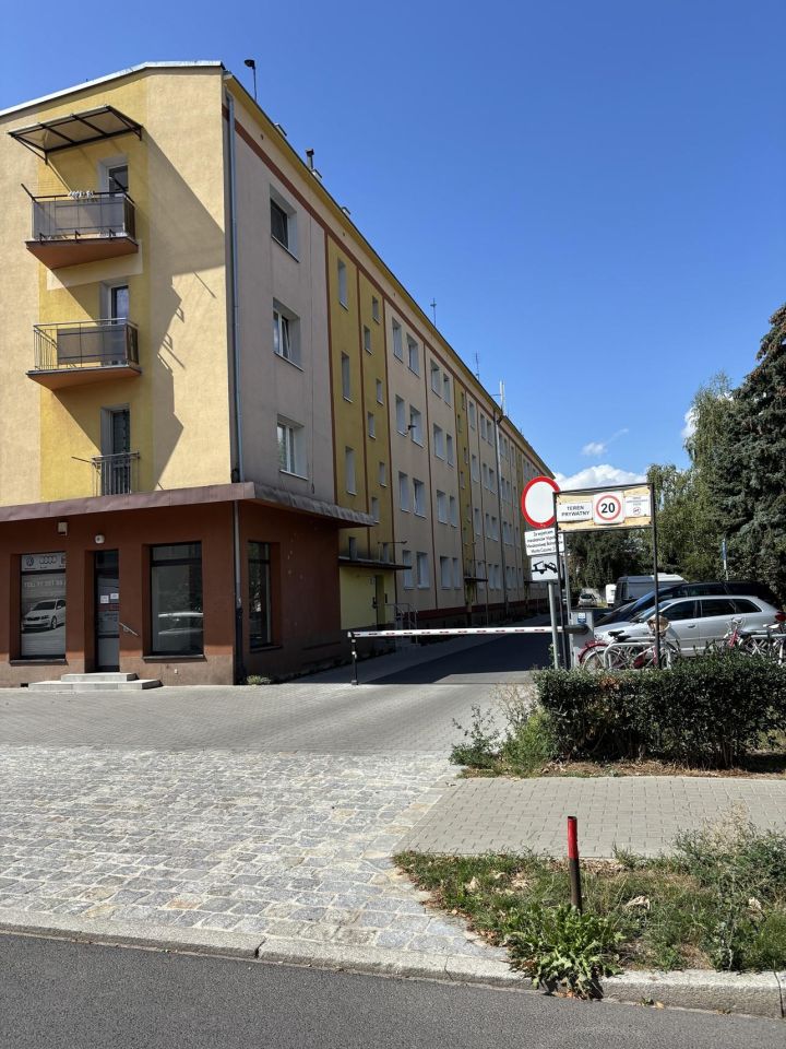 Mieszkanie 3-pokojowe Brzeg, ul. Bohaterów Monte Cassino. Zdjęcie 1