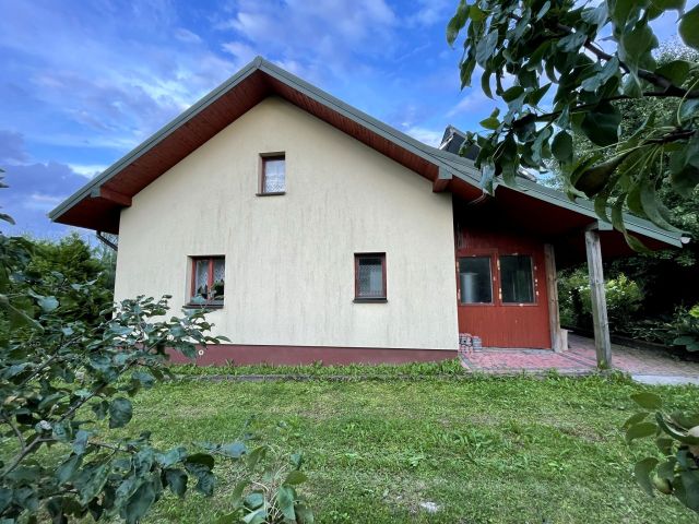 dom wolnostojący, 2 pokoje Chłaniów-Kolonia. Zdjęcie 1