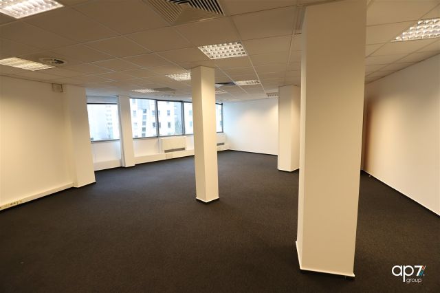 Biuro Kraków Bronowice, ul. Stańczyka. Zdjęcie 1