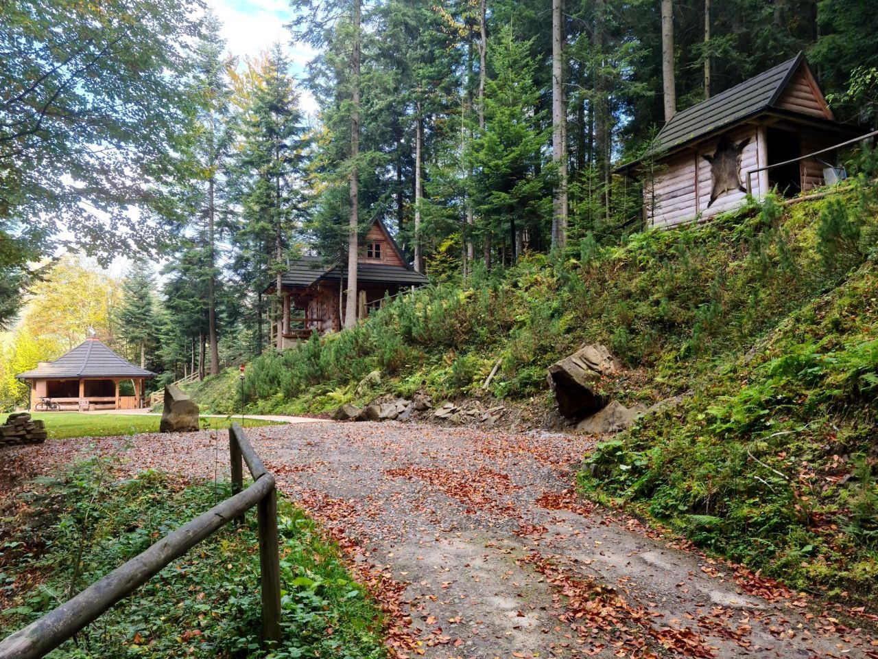 dom wolnostojący, 3 pokoje Królowa Górna. Zdjęcie 4