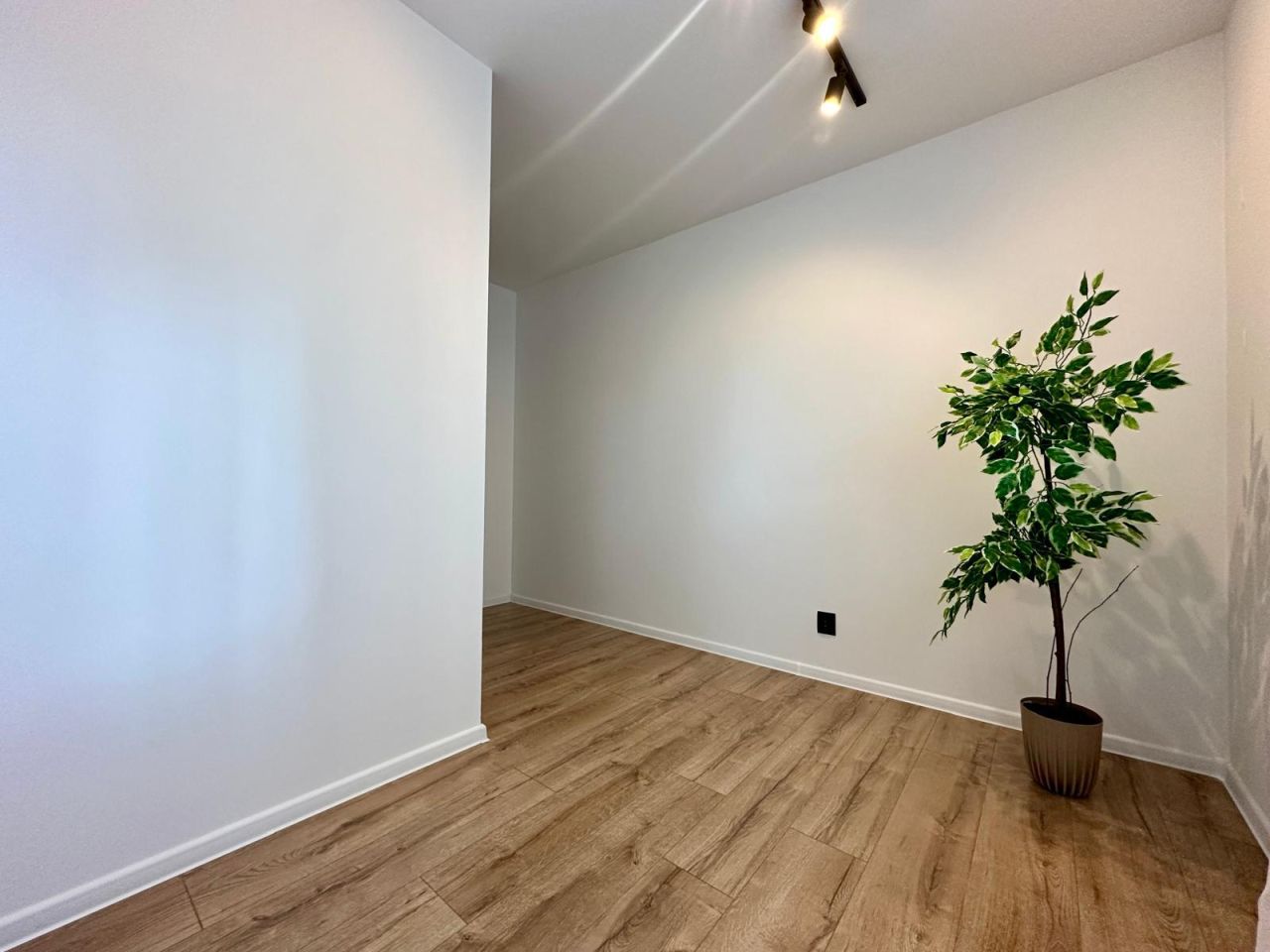 Mieszkanie 3-pokojowe Kielce Sady, ul. Nowy Świat. Zdjęcie 4